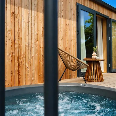 Tente de luxe Glamping Pospolu